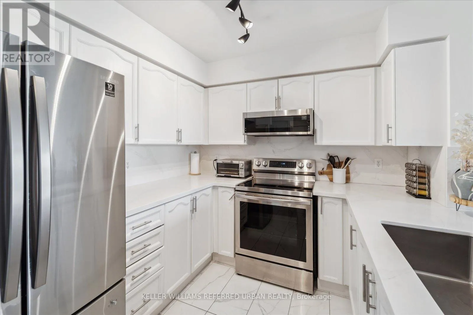 605 - 3 ELLESMERE STREET