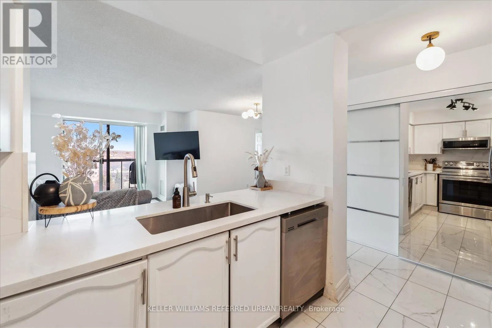 605 - 3 ELLESMERE STREET