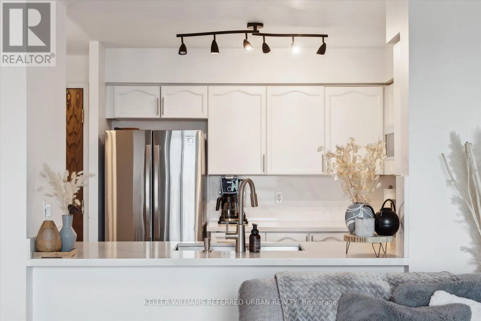 605 - 3 ELLESMERE STREET