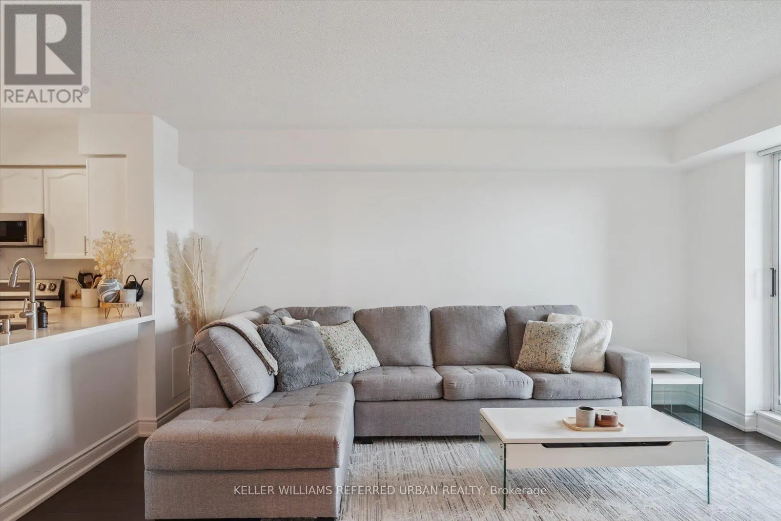 605 - 3 ELLESMERE STREET
