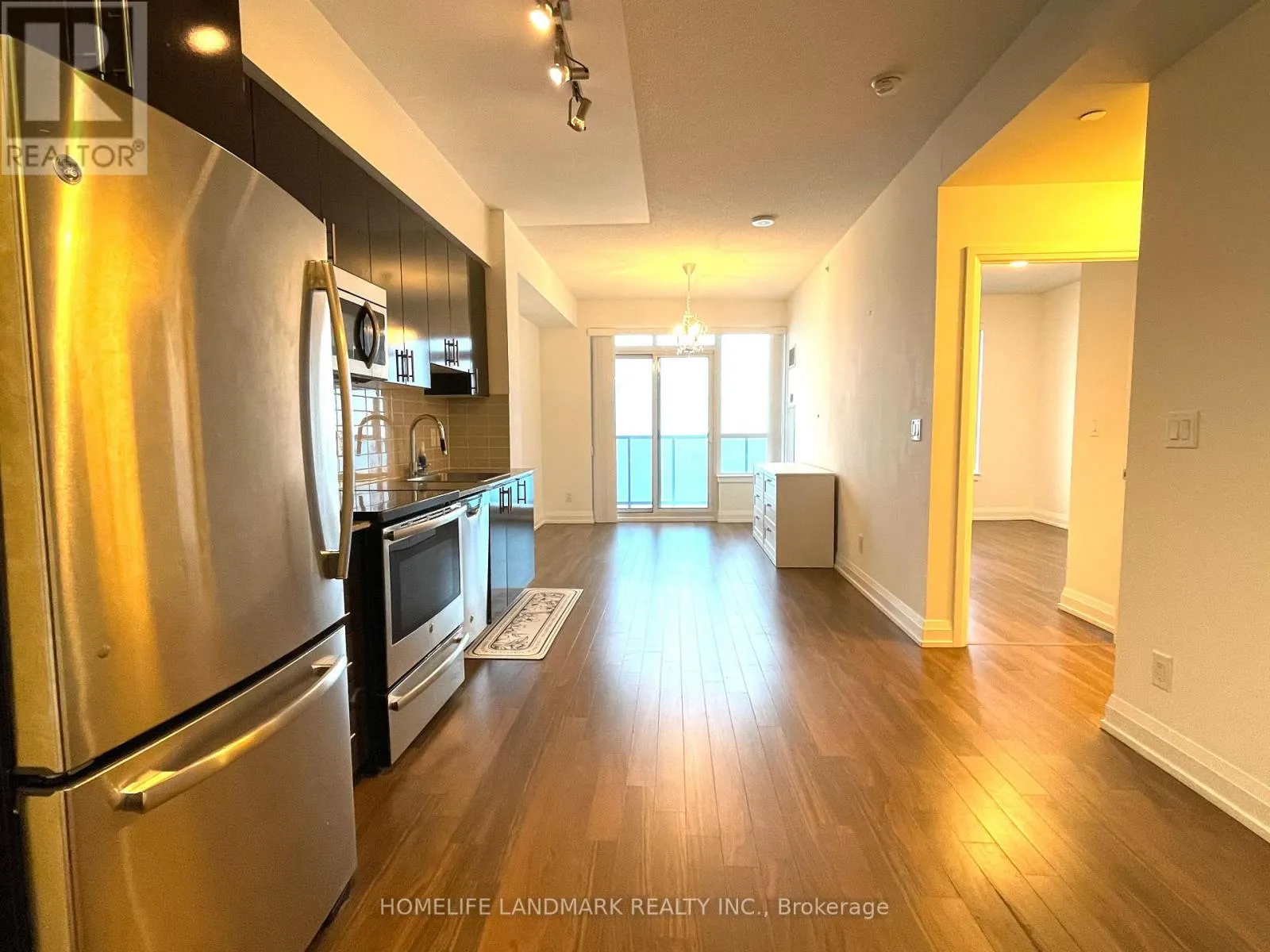 2322 - 7161 YONGE STREET