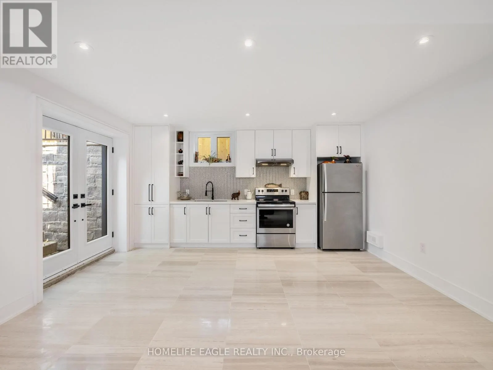 1242 KILLARNEY BEACH ROAD