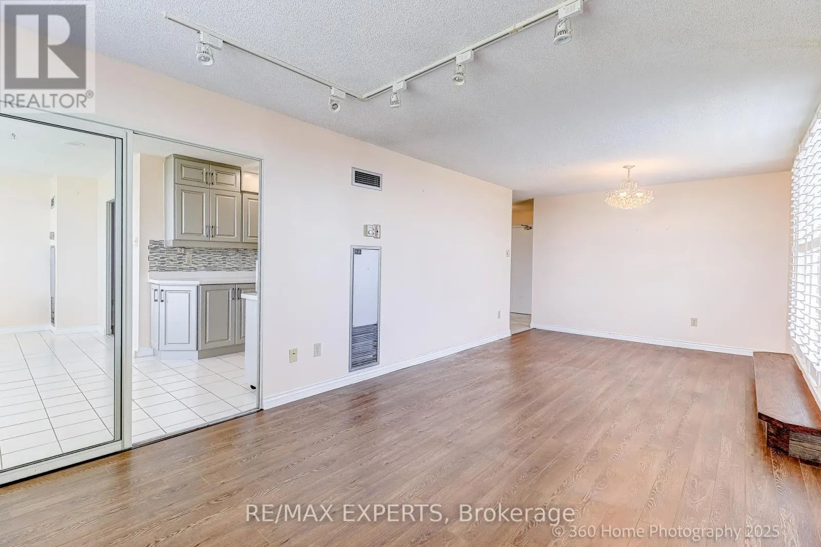 1603 - 7 TOWNSGATE DRIVE