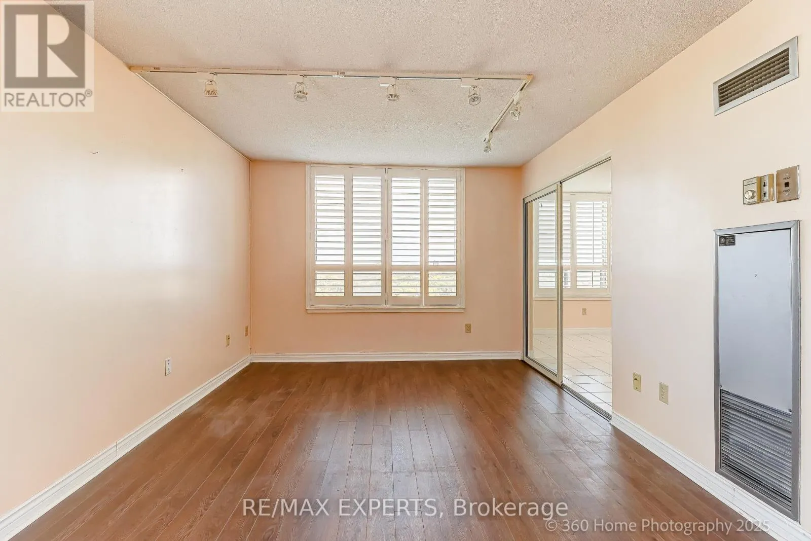 1603 - 7 TOWNSGATE DRIVE