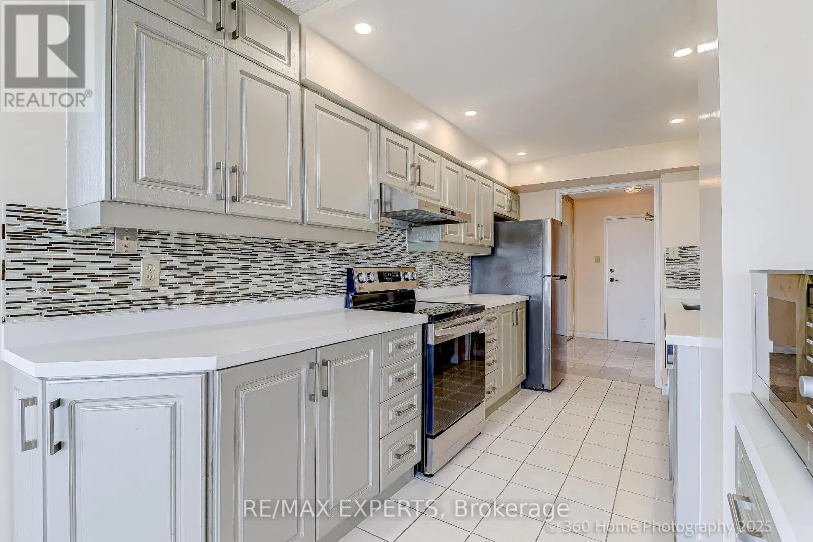 1603 - 7 TOWNSGATE DRIVE