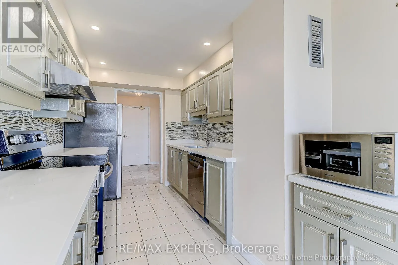 1603 - 7 TOWNSGATE DRIVE