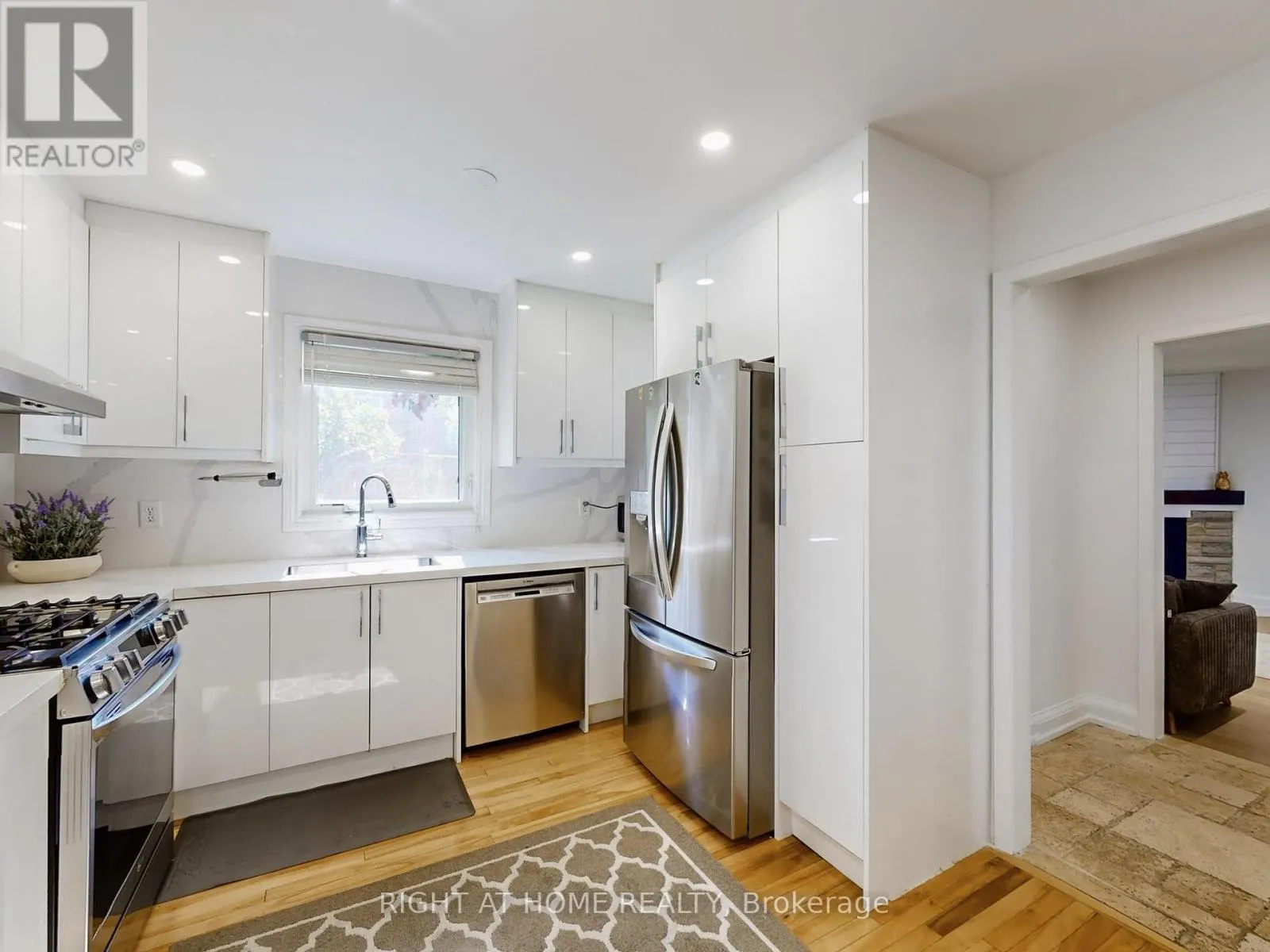 828 LESLIE VALLEY DRIVE