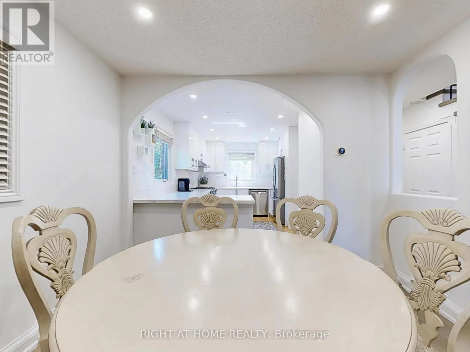 828 LESLIE VALLEY DRIVE