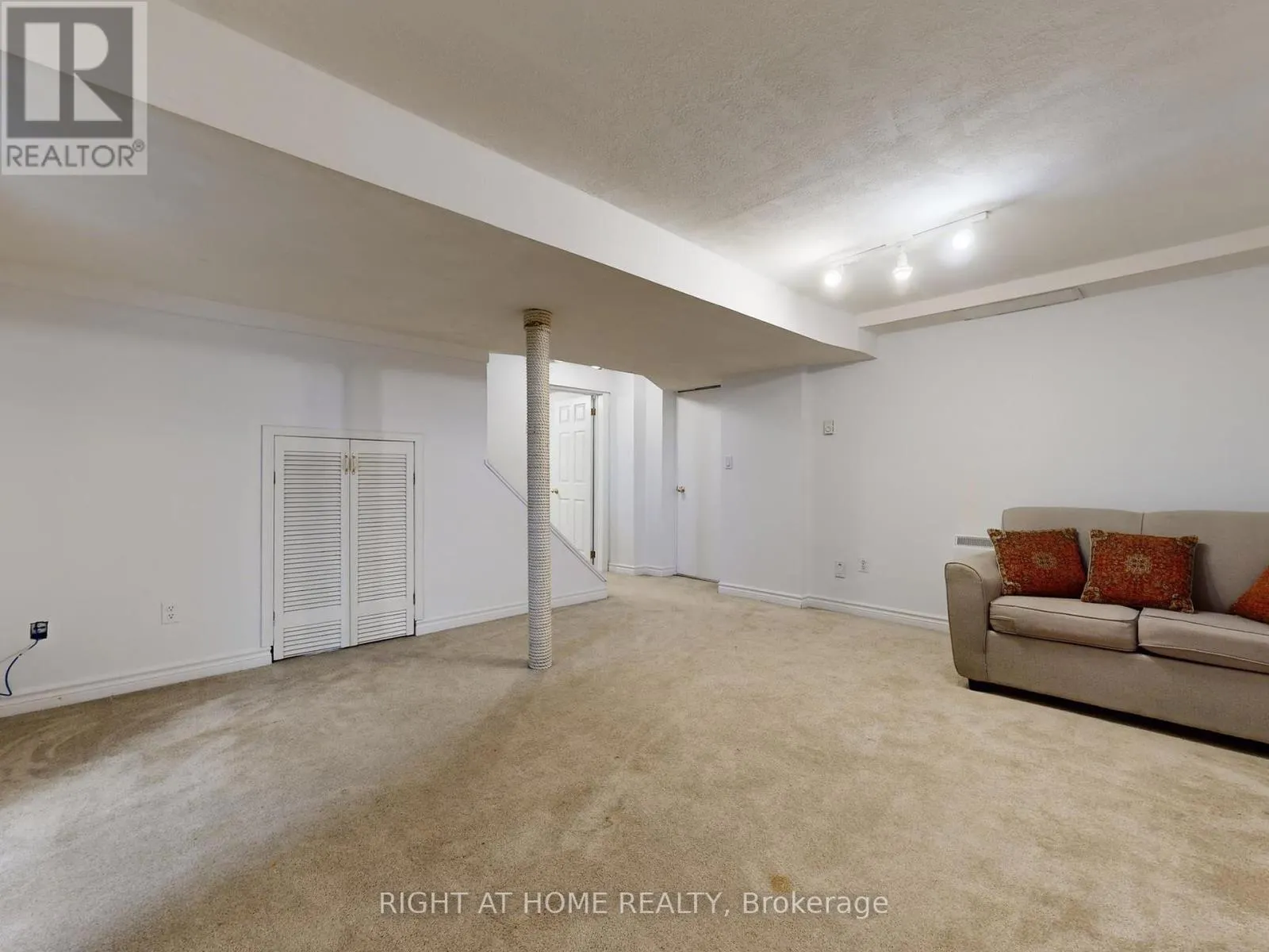 828 LESLIE VALLEY DRIVE