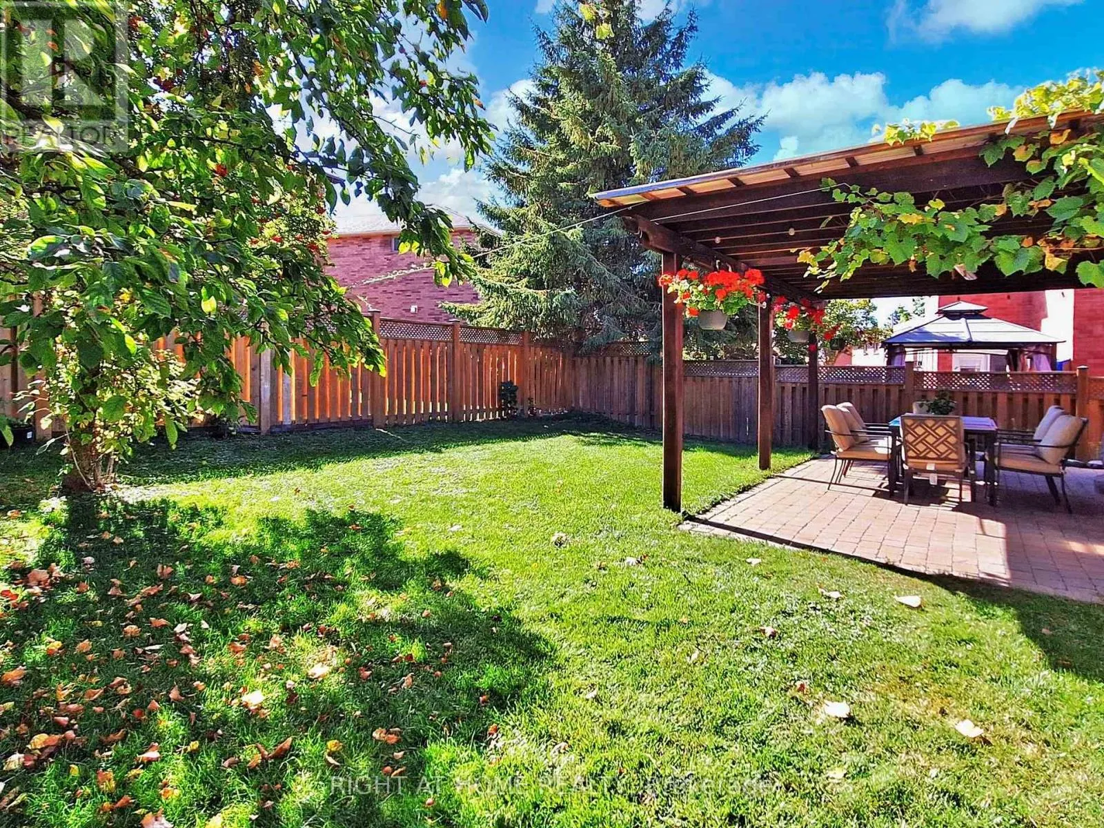 828 LESLIE VALLEY DRIVE