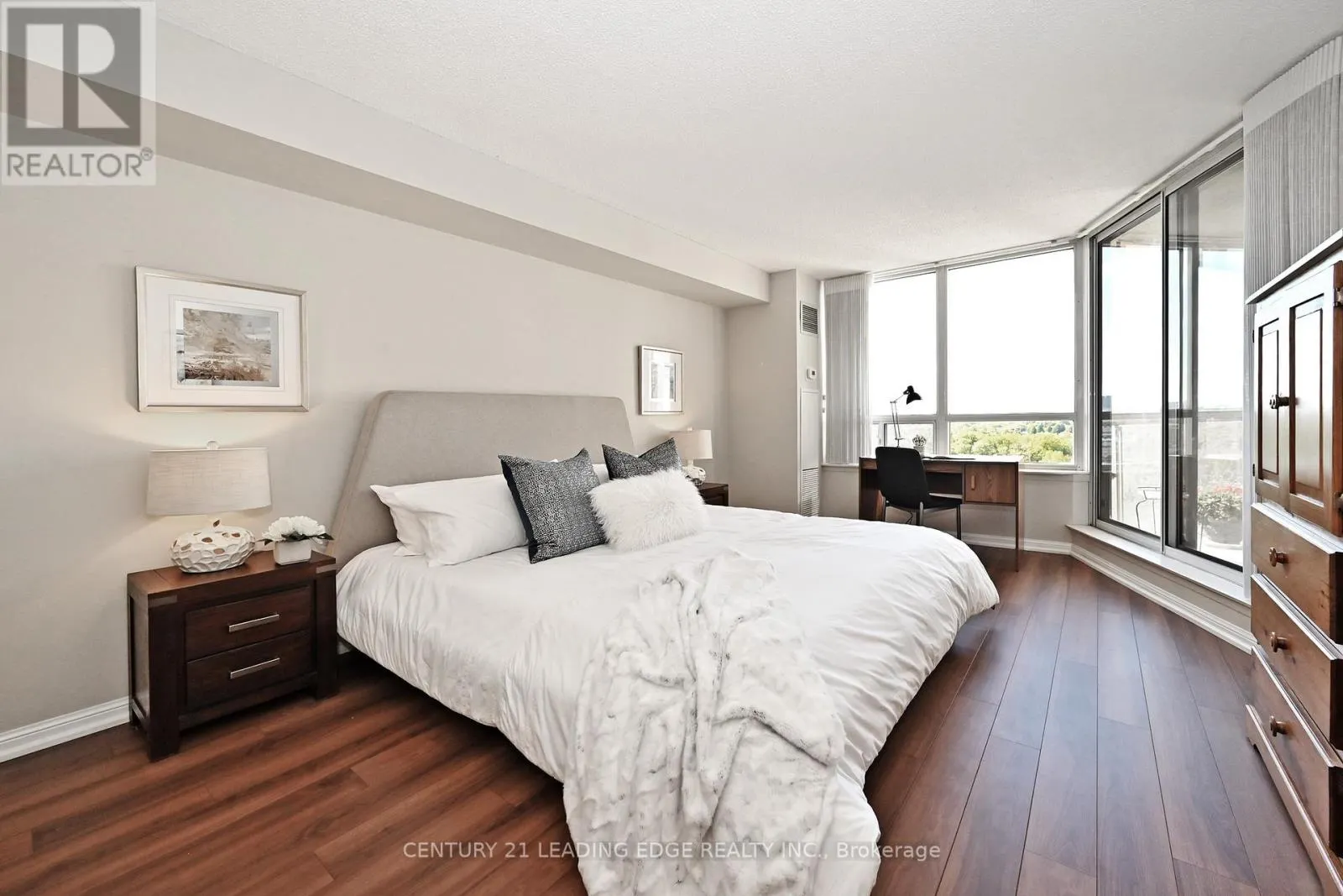 1212 - 610 BULLOCK DRIVE