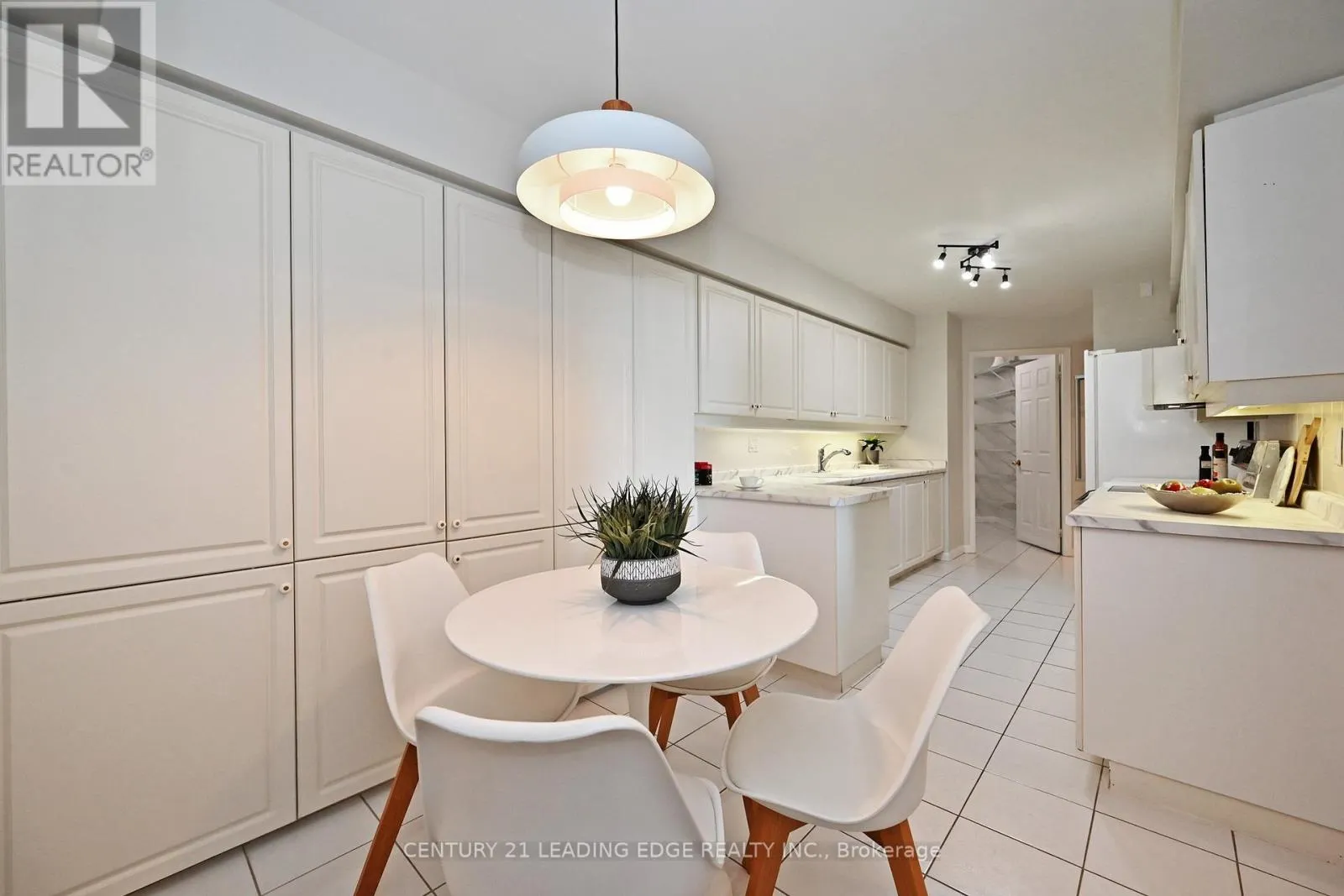 1212 - 610 BULLOCK DRIVE