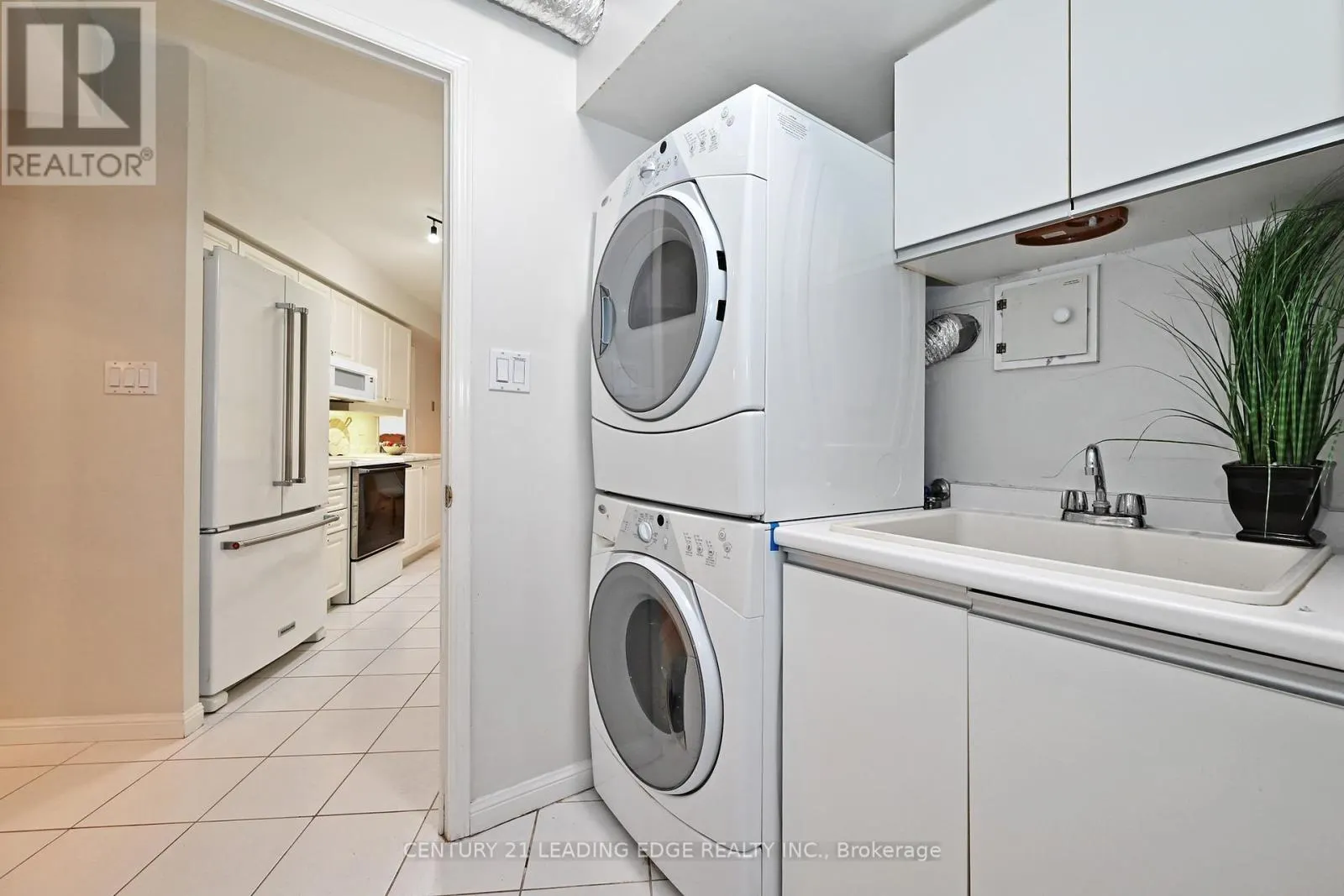 1212 - 610 BULLOCK DRIVE
