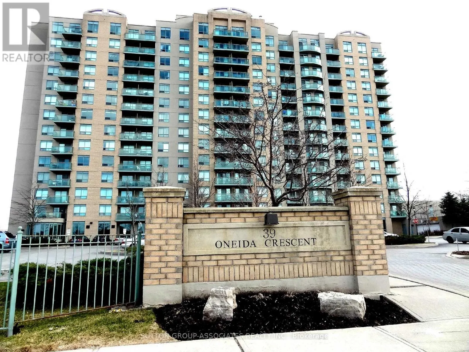 710 - 39 ONEIDA CRESCENT