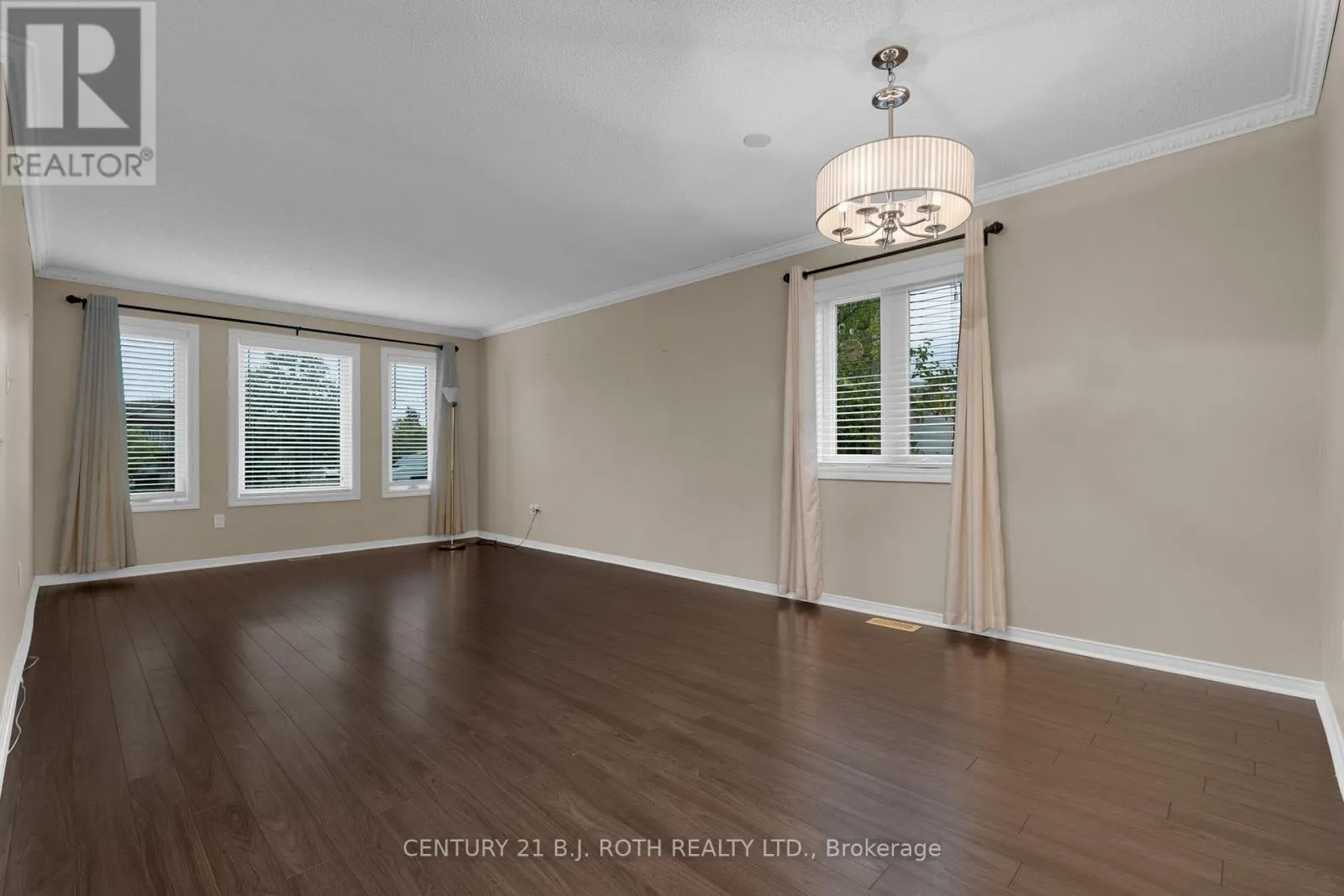 14 STONEMOUNT CRESCENT