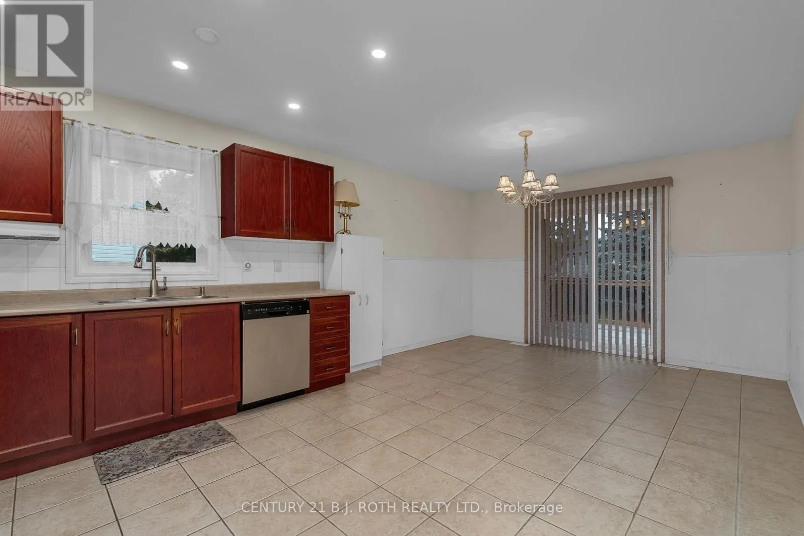 14 STONEMOUNT CRESCENT