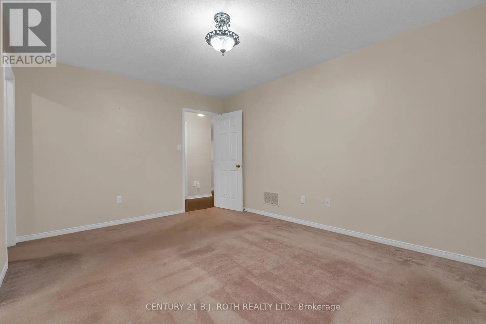 14 STONEMOUNT CRESCENT