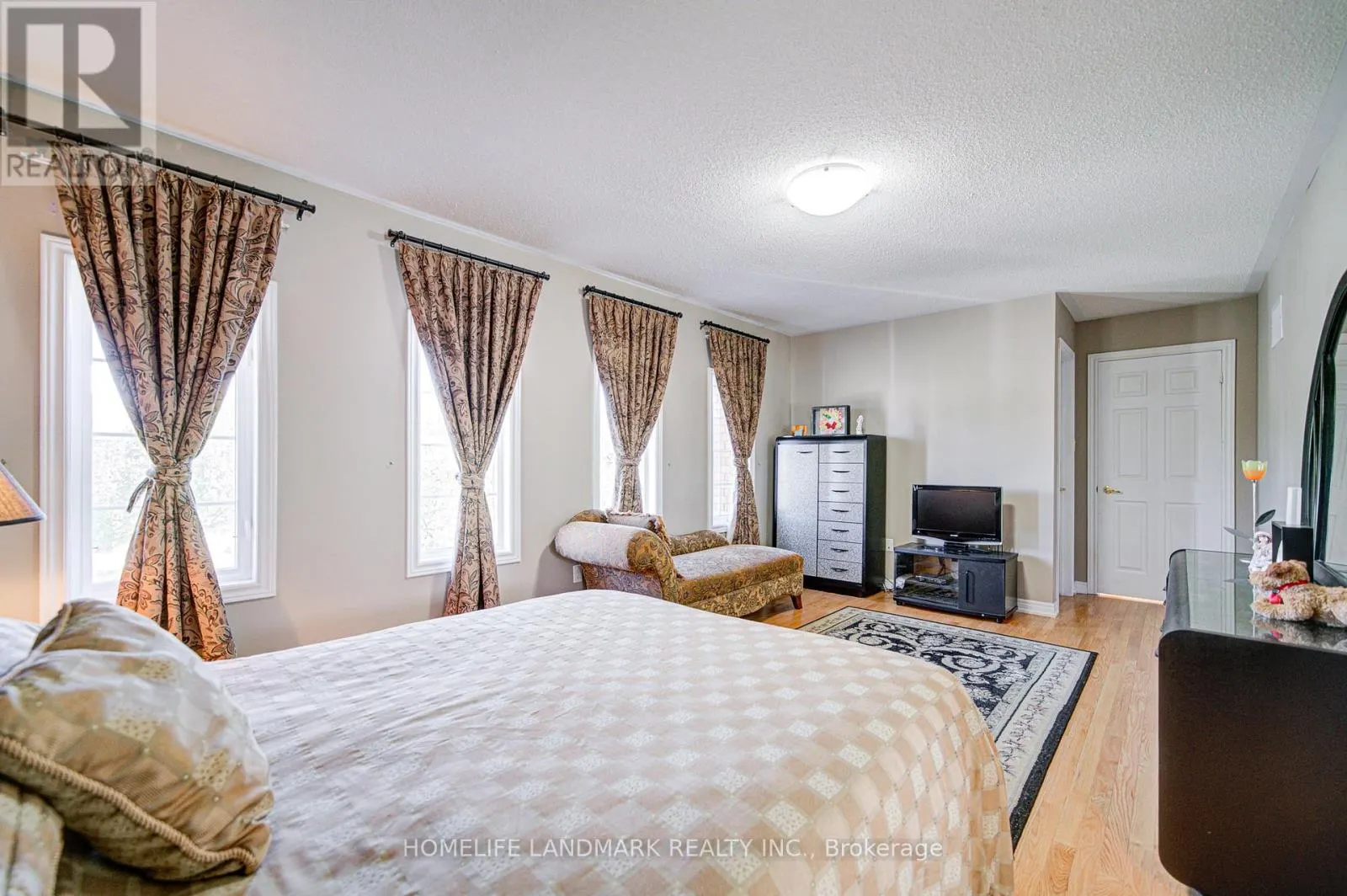 189 SILVER LINDEN DRIVE
