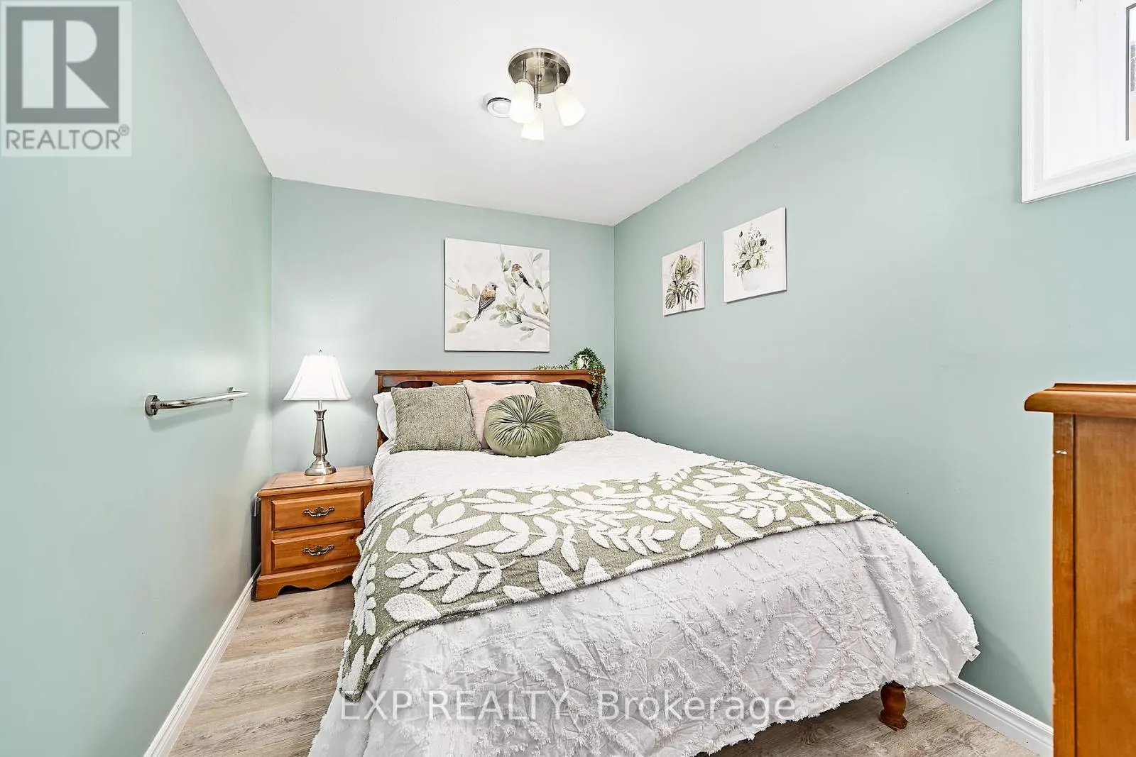 9 HILDA AVENUE