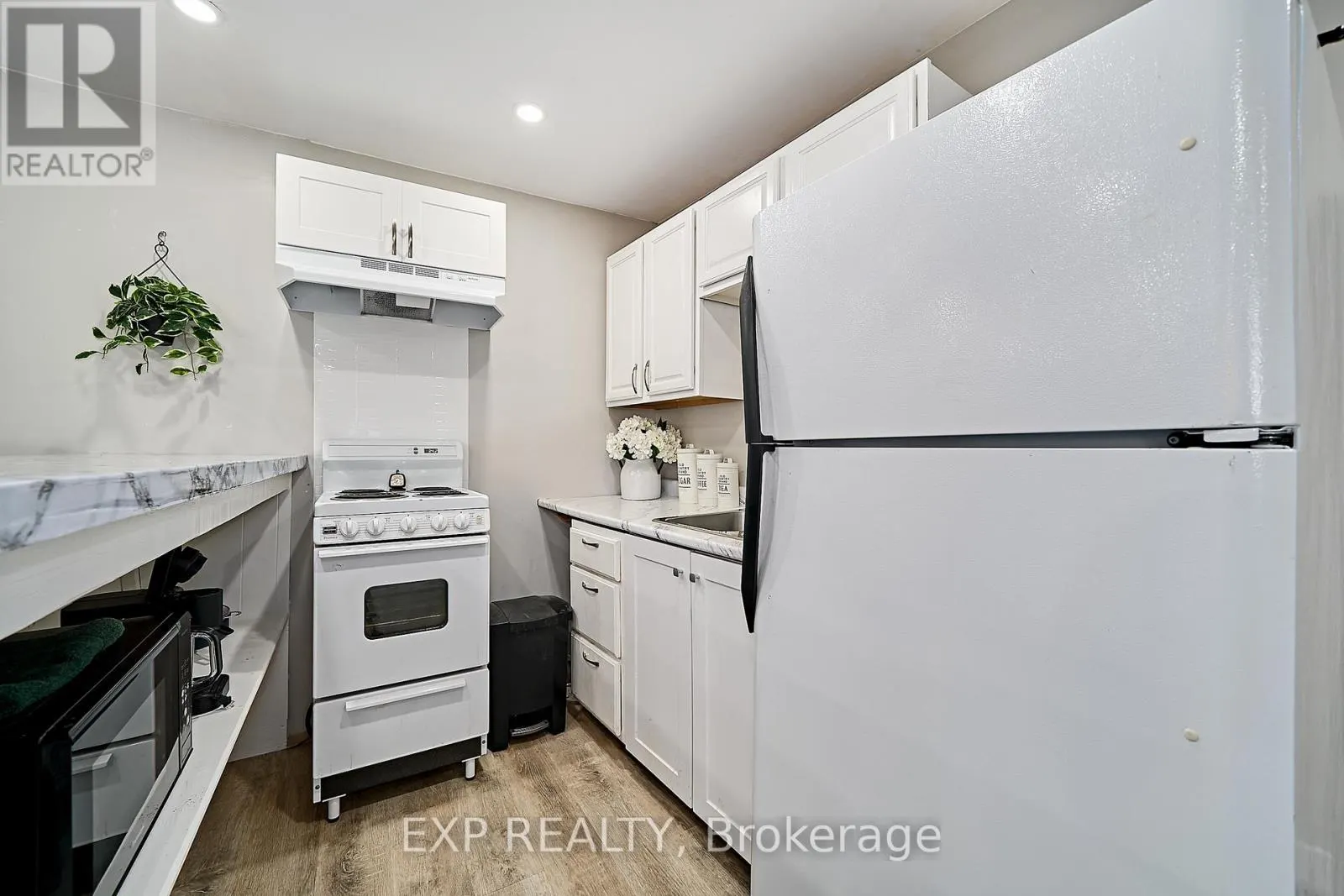 9 HILDA AVENUE