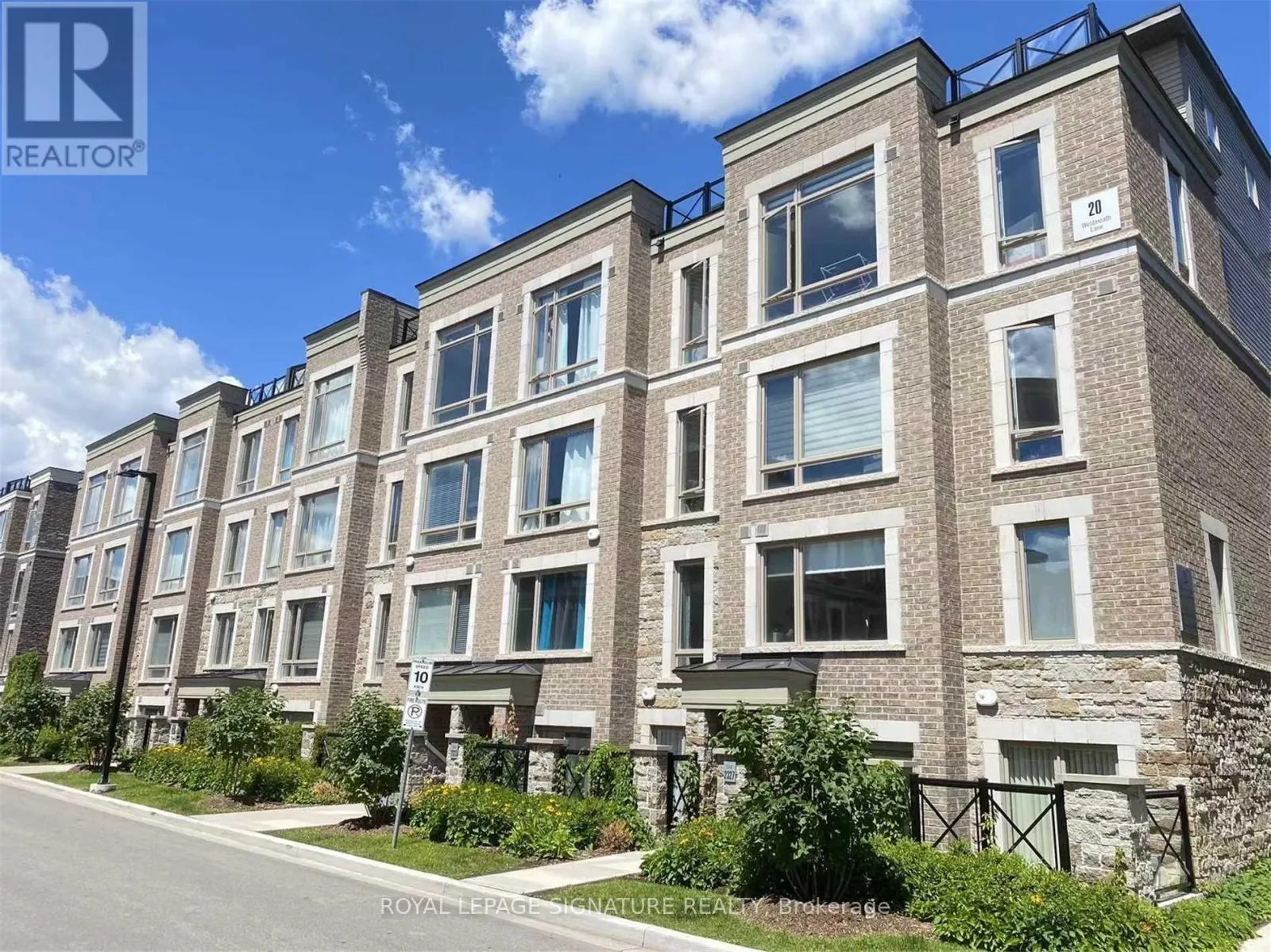 2324 - 20 WESTMEATH LANE