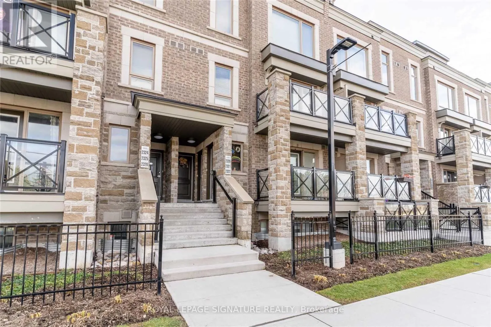 2324 - 20 WESTMEATH LANE