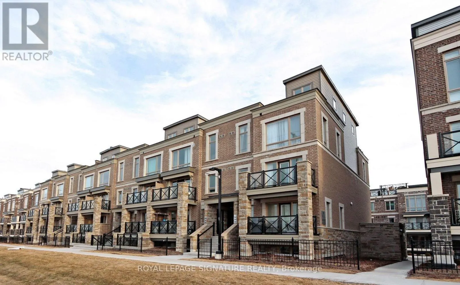 2324 - 20 WESTMEATH LANE
