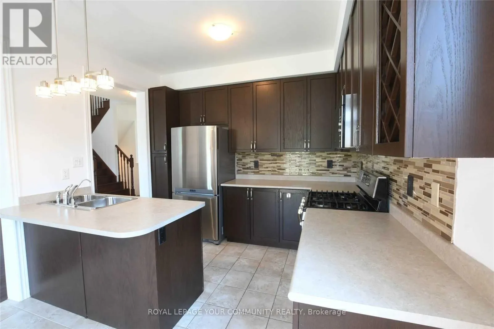 38 GREEN DARNER TRAIL