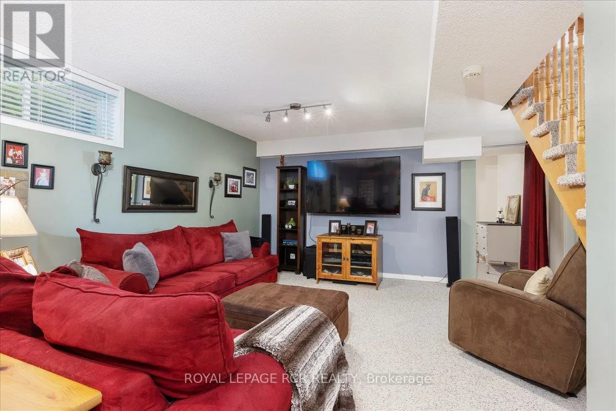 1903 METRO ROAD N