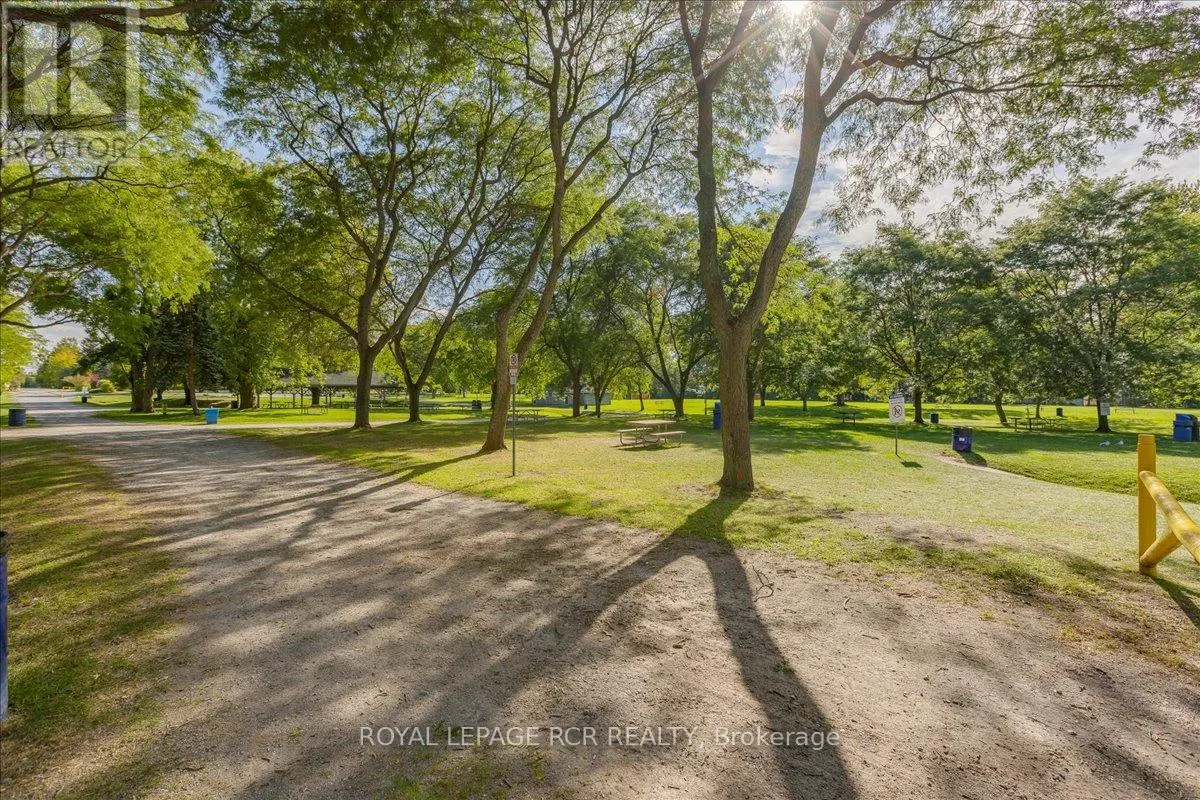 1903 METRO ROAD N