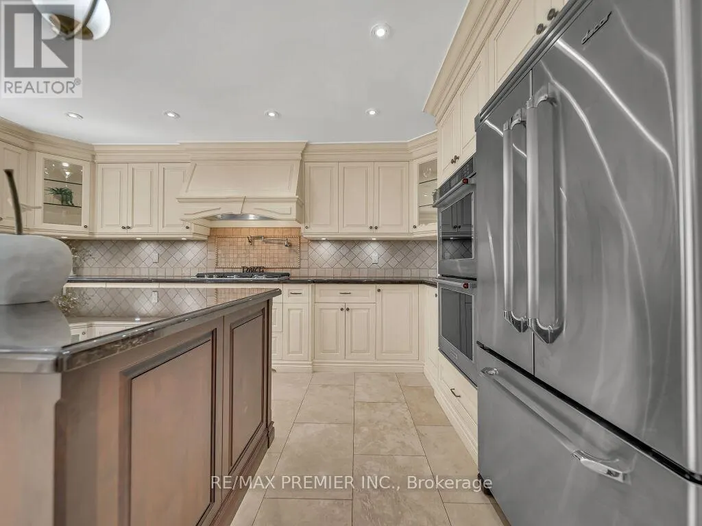 606 BROOKER RIDGE