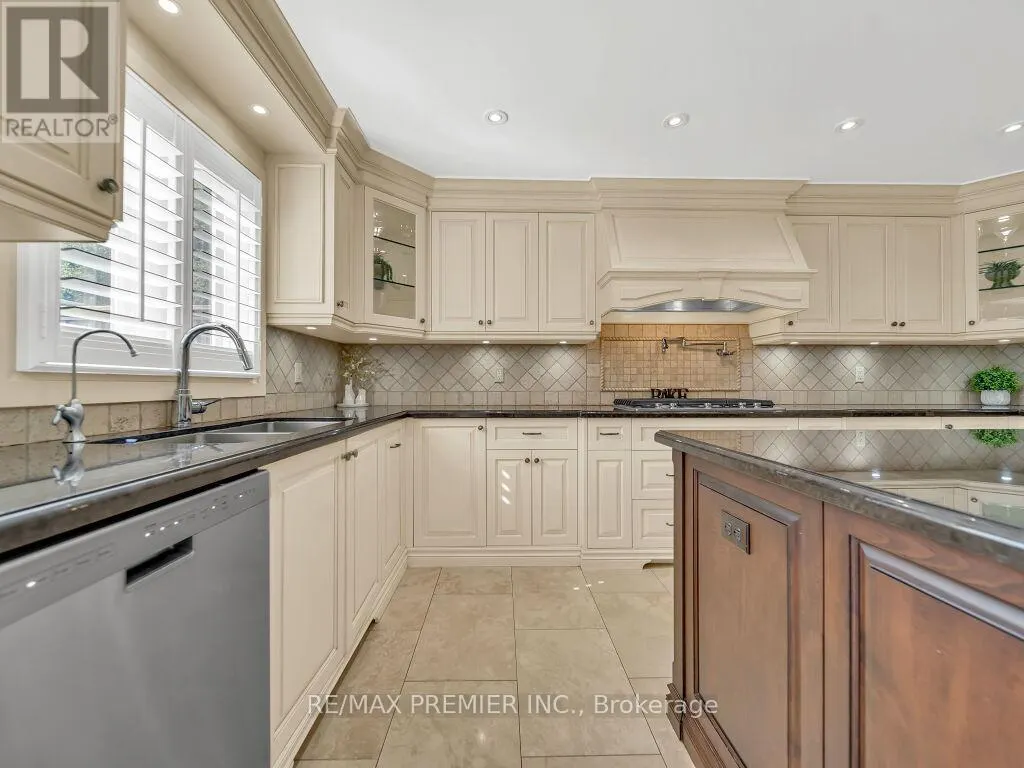 606 BROOKER RIDGE