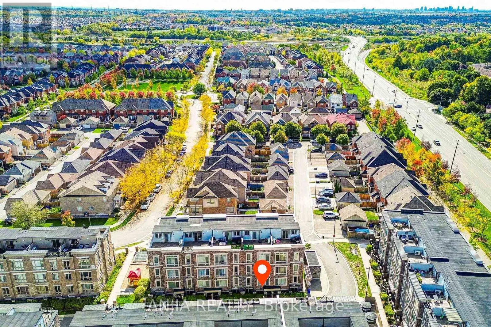 1205 - 11 DUNSHEATH WAY