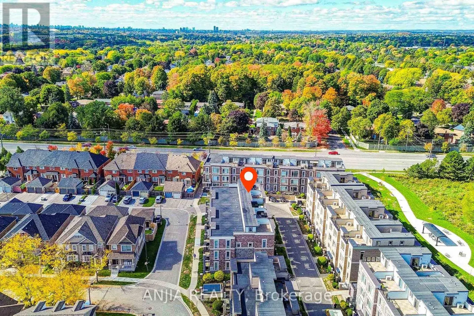 1205 - 11 DUNSHEATH WAY
