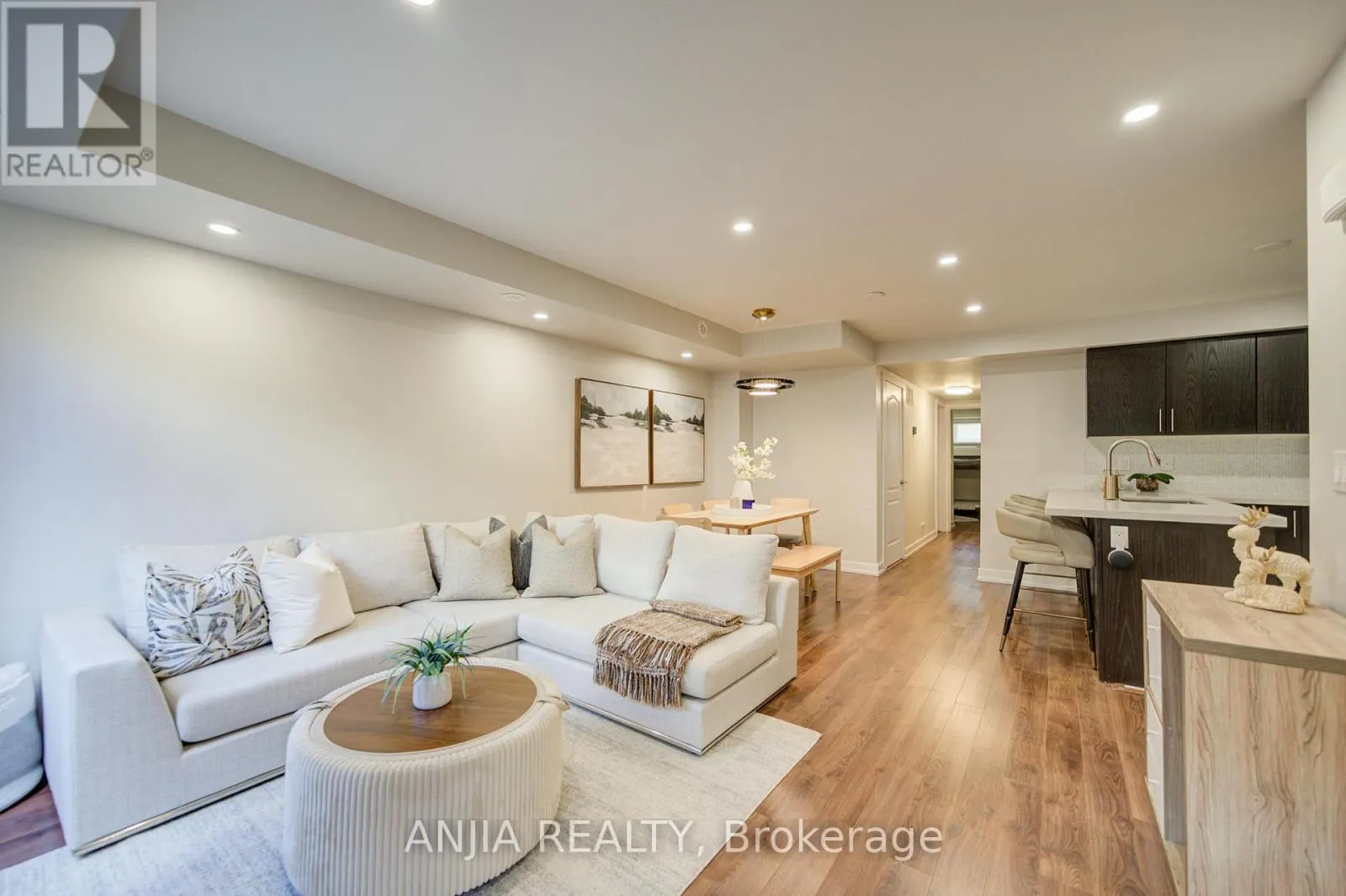 1205 - 11 DUNSHEATH WAY