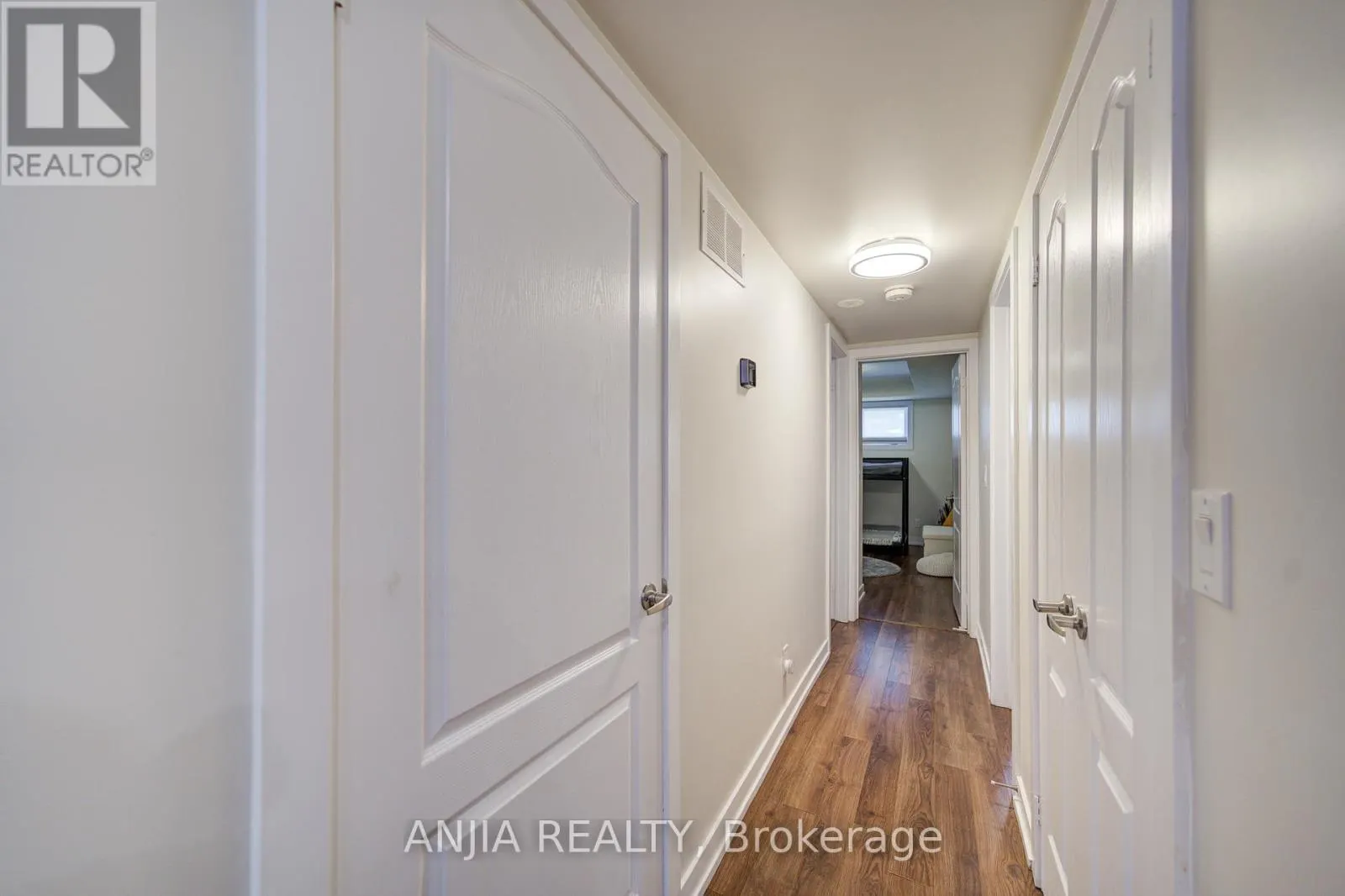 1205 - 11 DUNSHEATH WAY