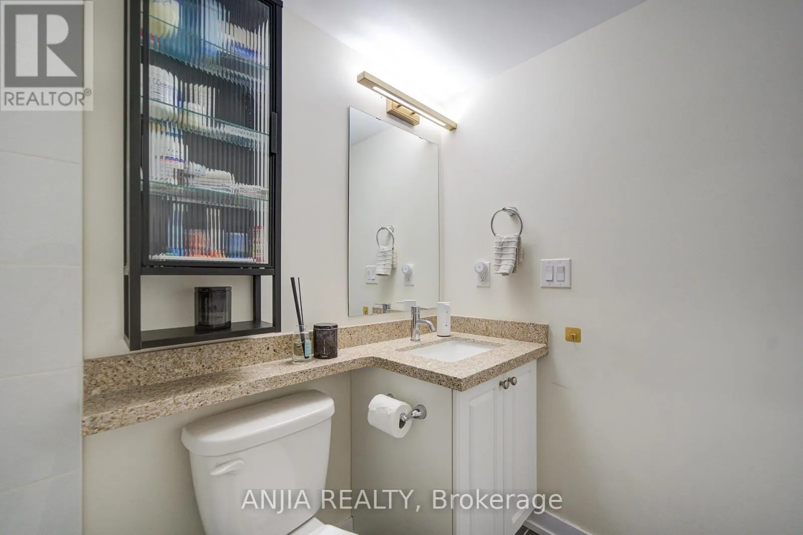 1205 - 11 DUNSHEATH WAY