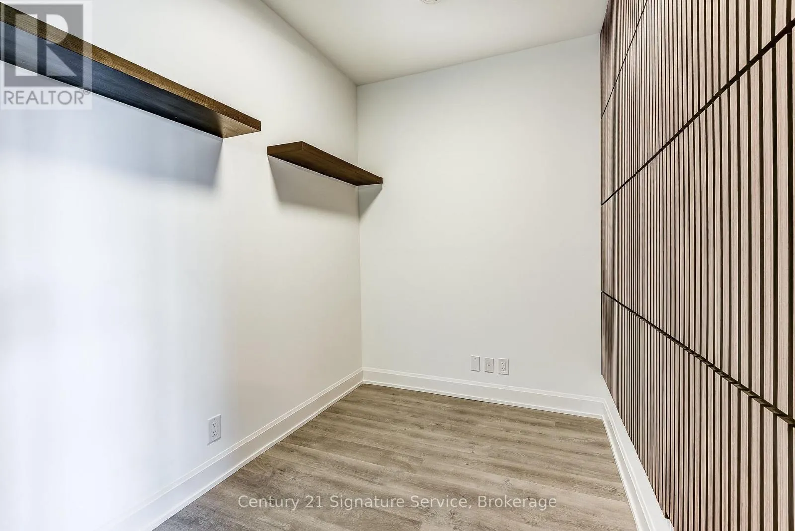 201 - 38 GHANDI LANE