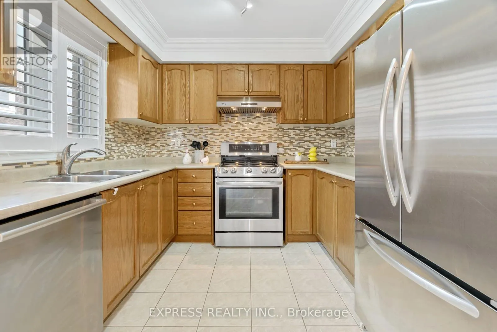 104 PRINCE CHARLES WAY