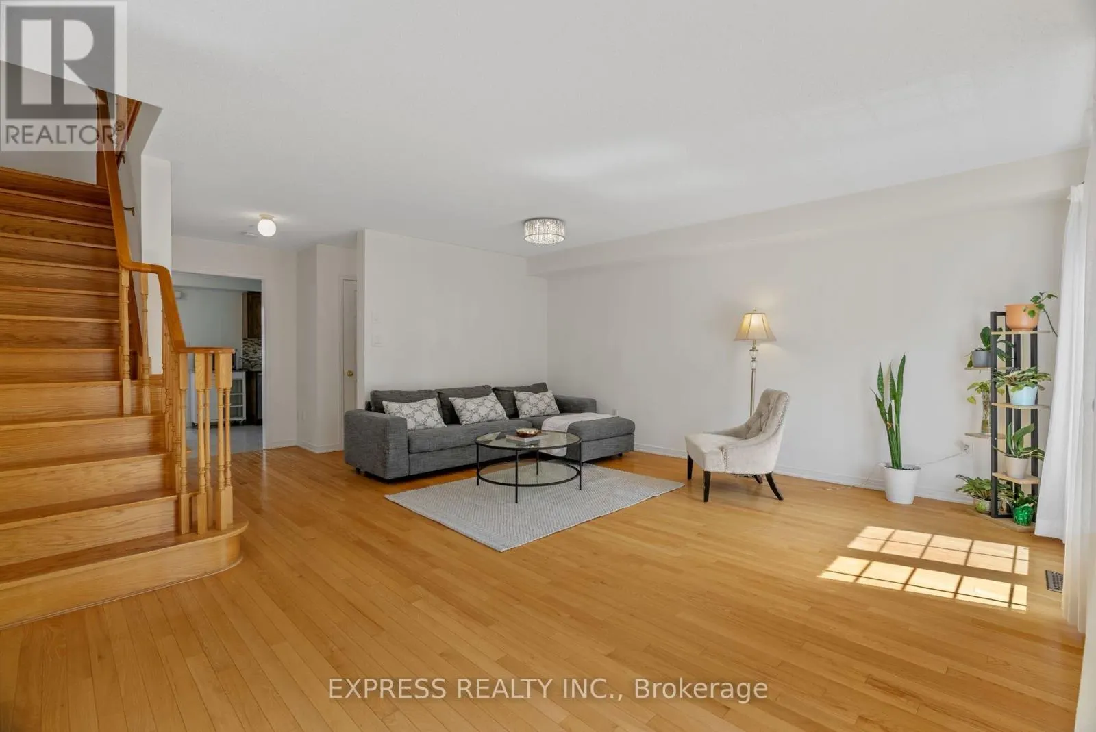 104 PRINCE CHARLES WAY
