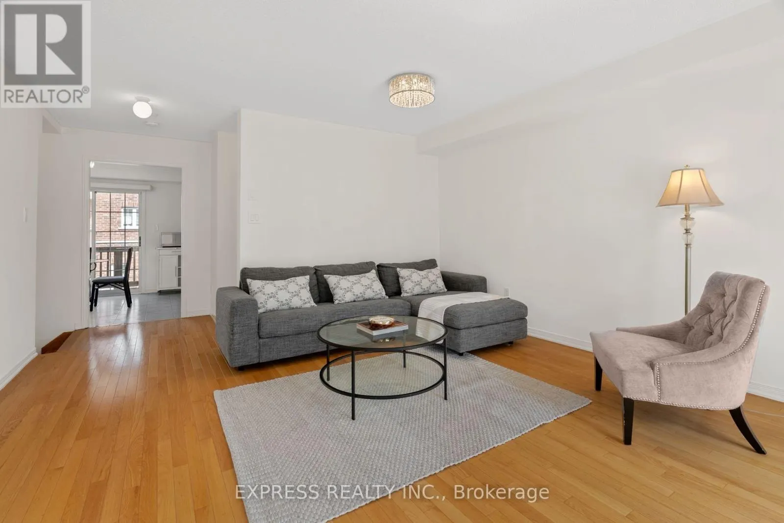 104 PRINCE CHARLES WAY