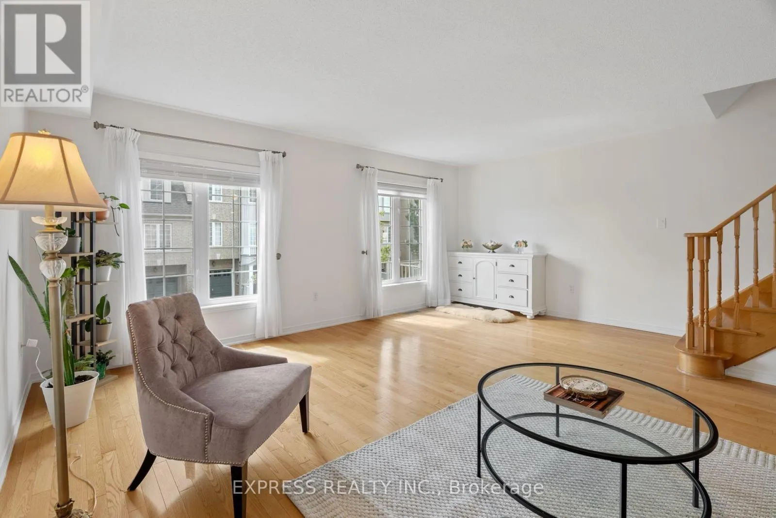 104 PRINCE CHARLES WAY