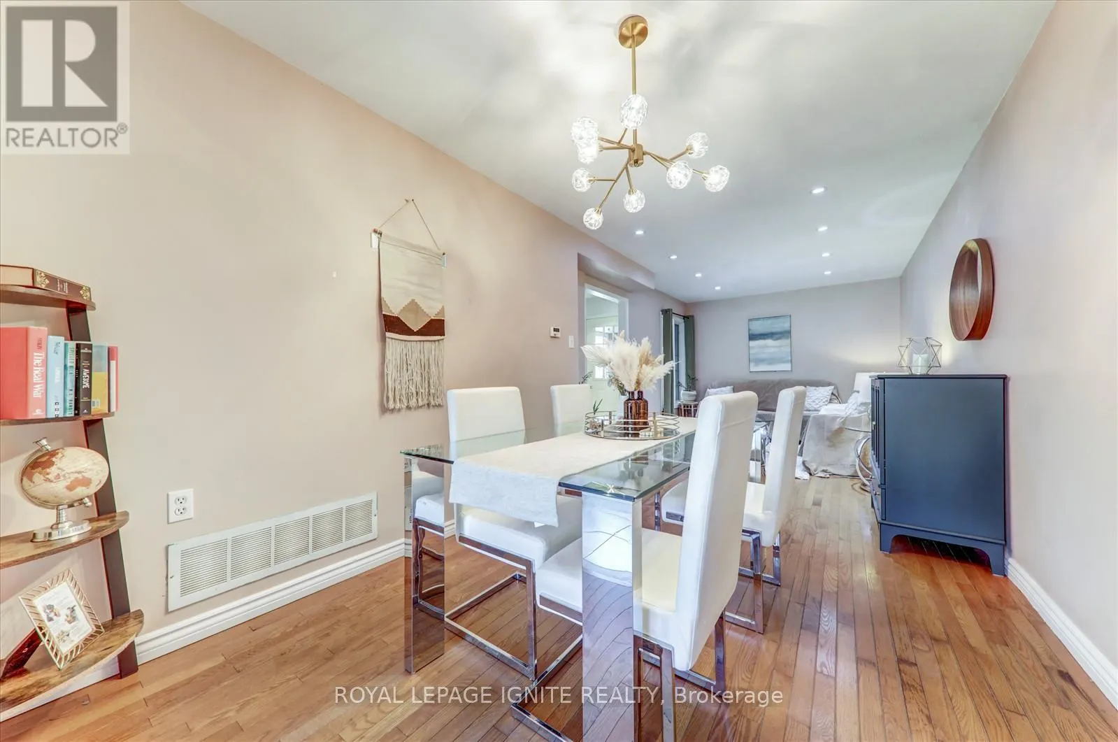 218 SOPHIA ROAD