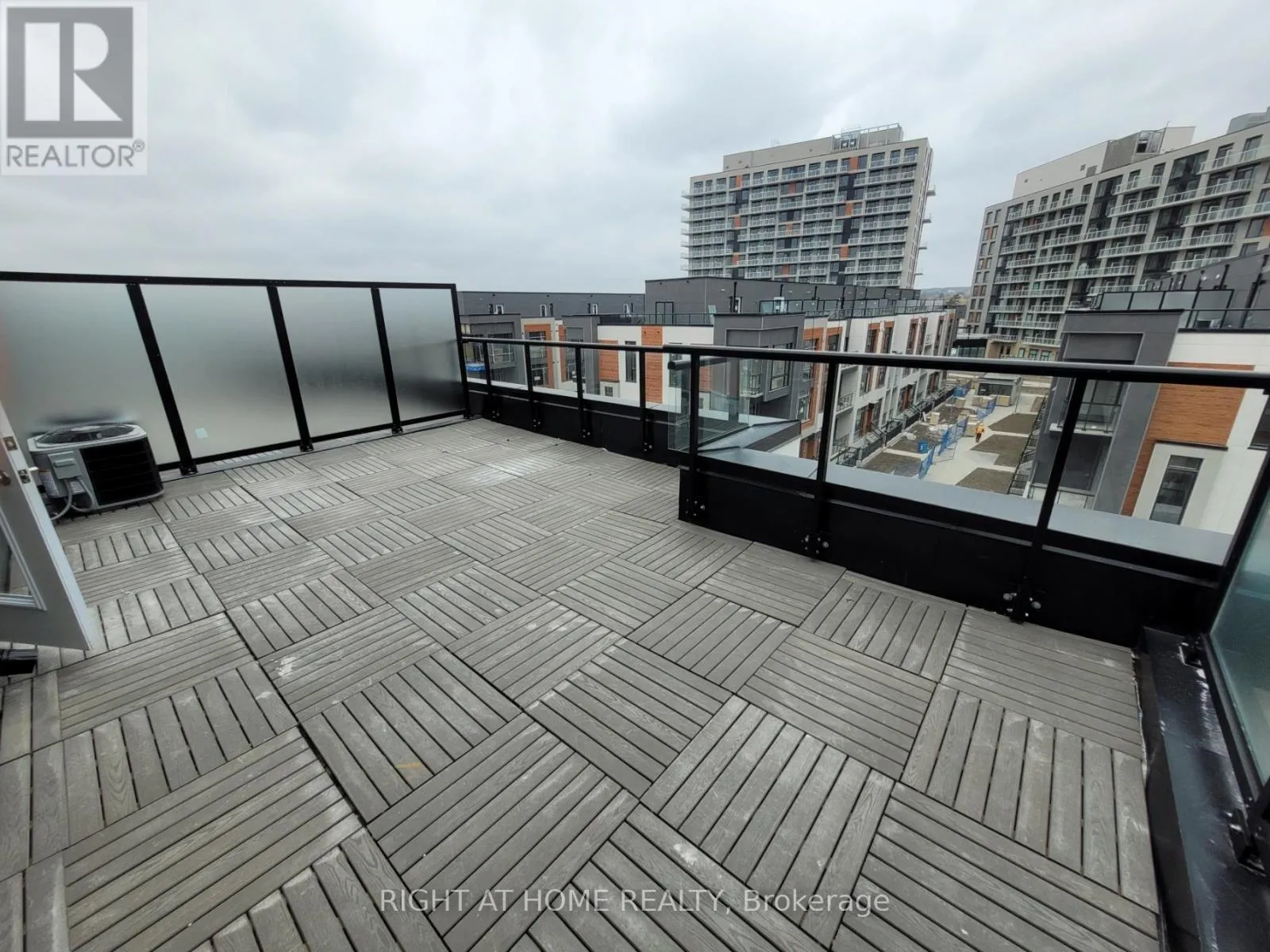 1407 - 15 DAVID EYER ROAD