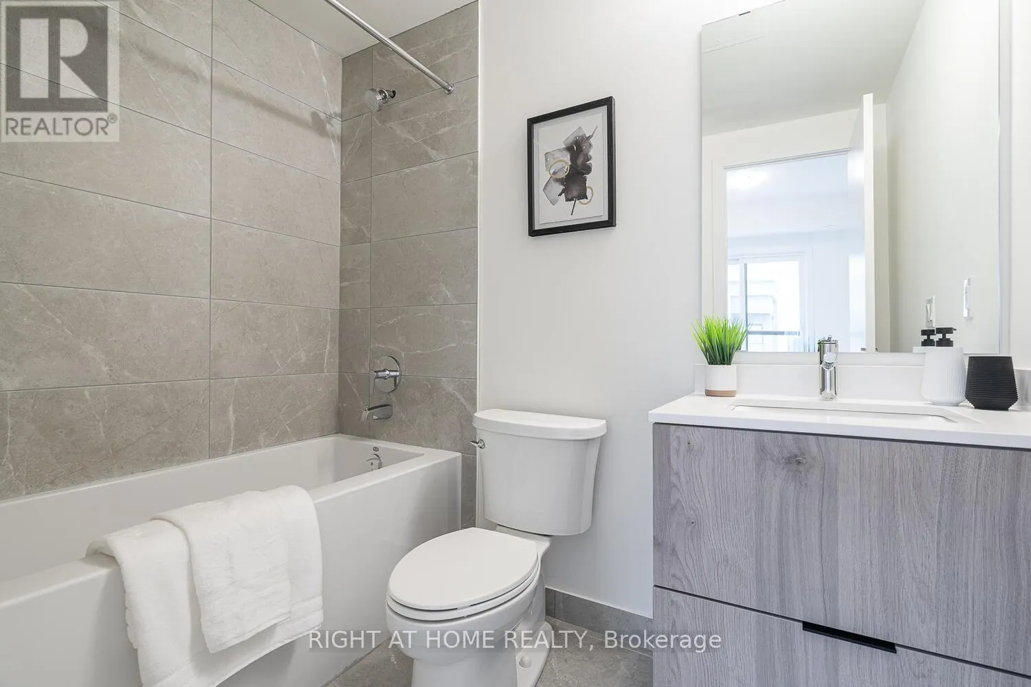 1407 - 15 DAVID EYER ROAD