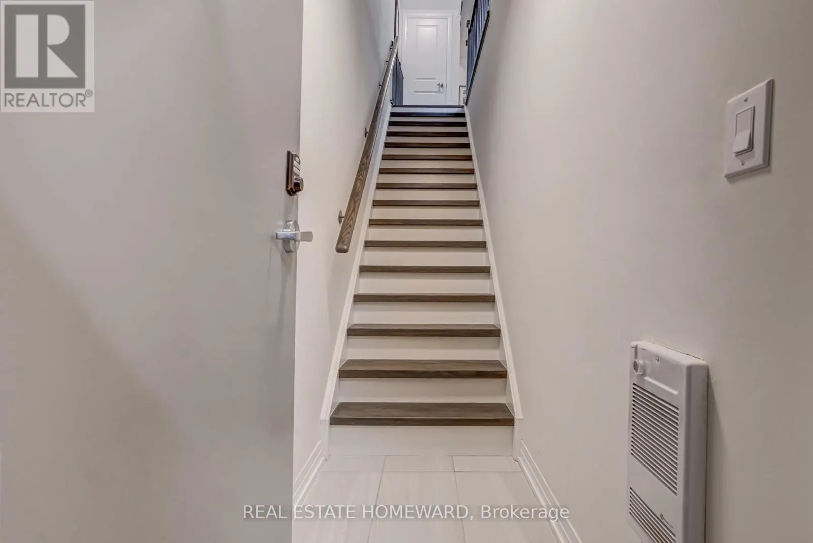 12 - 40 BAYNES WAY