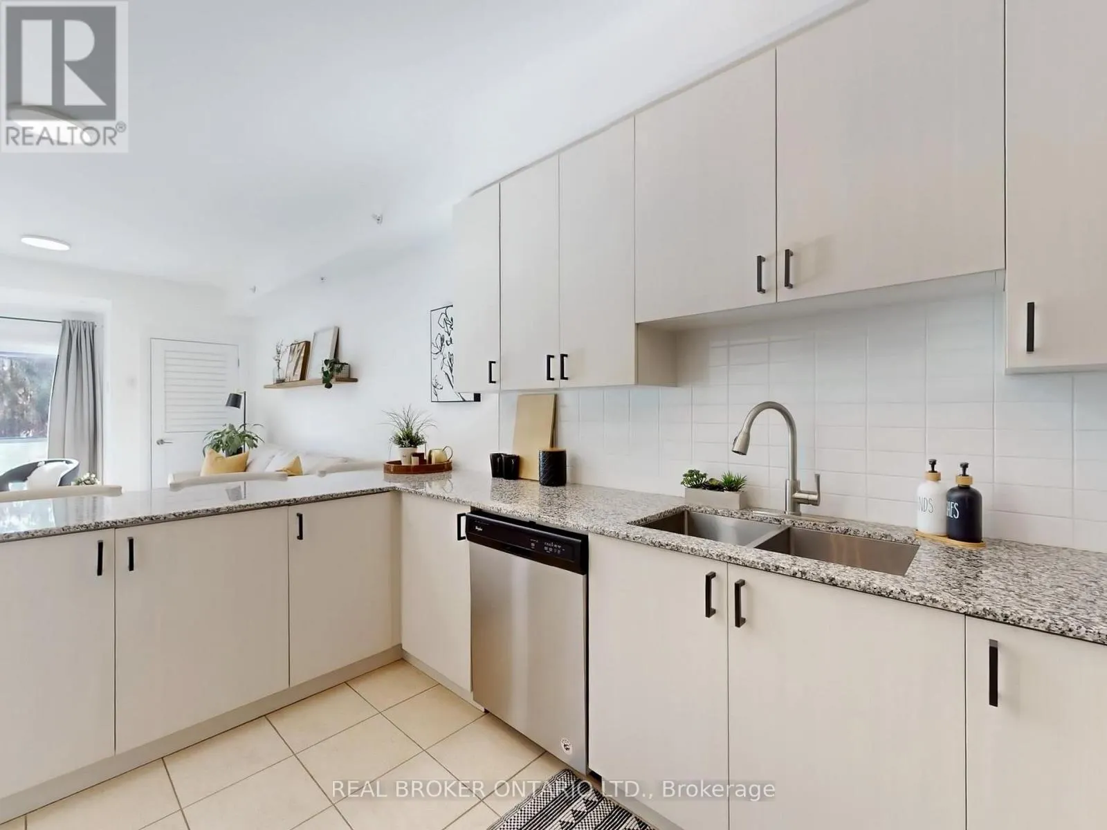 122 - 481 RUPERT AVENUE