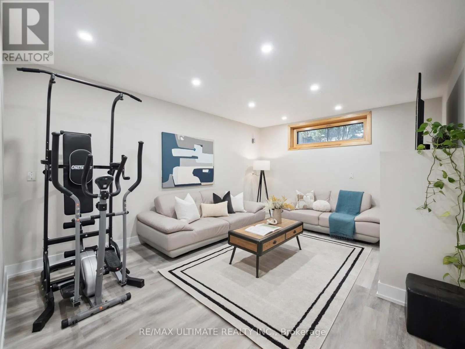 74 LEISURE LANE