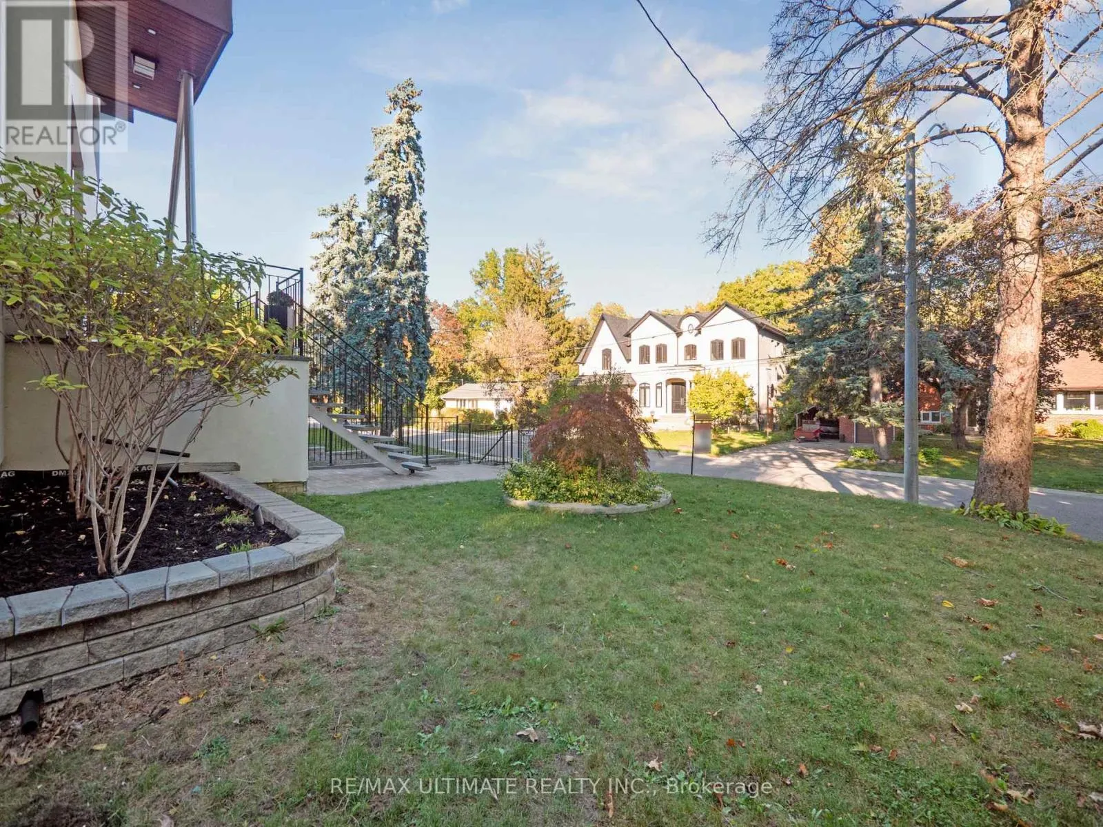 74 LEISURE LANE