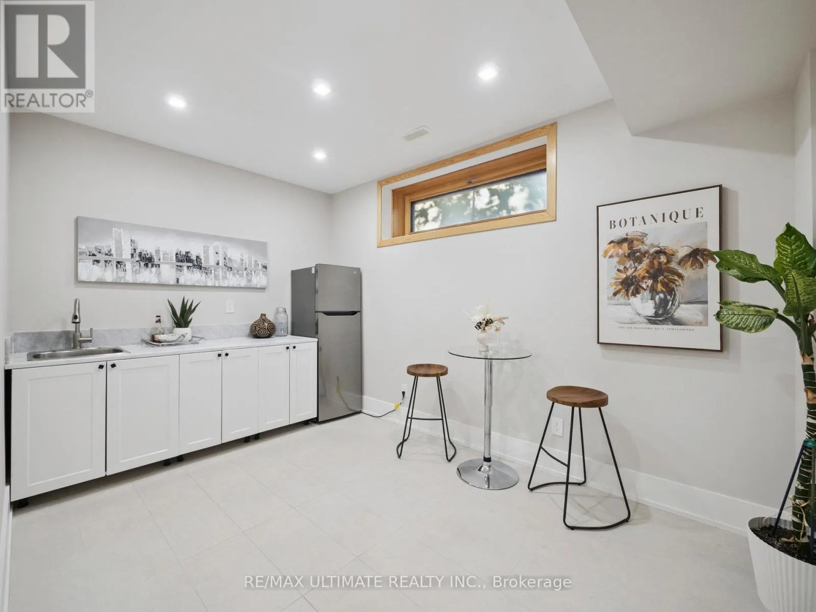 74 LEISURE LANE